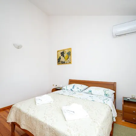 With A Parking Space - 24105 شقة زادار