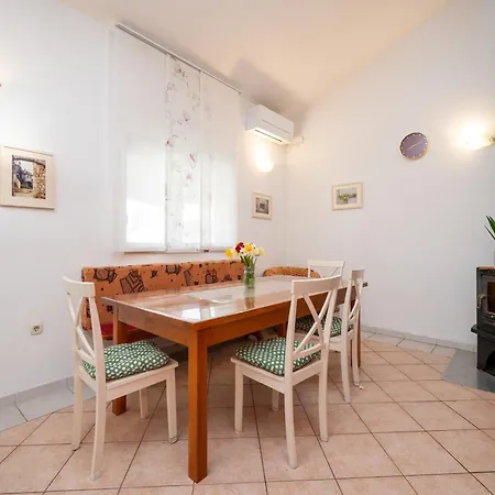 With Parking Space - 24105 Lägenhet Zadar