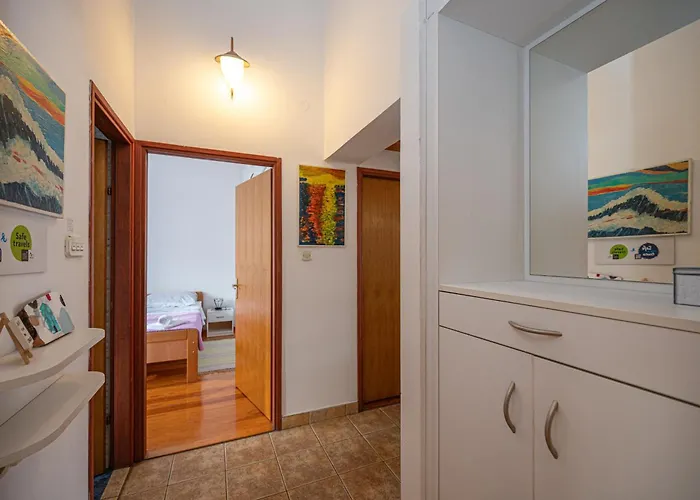 With Parking Space - 24105 Lägenhet